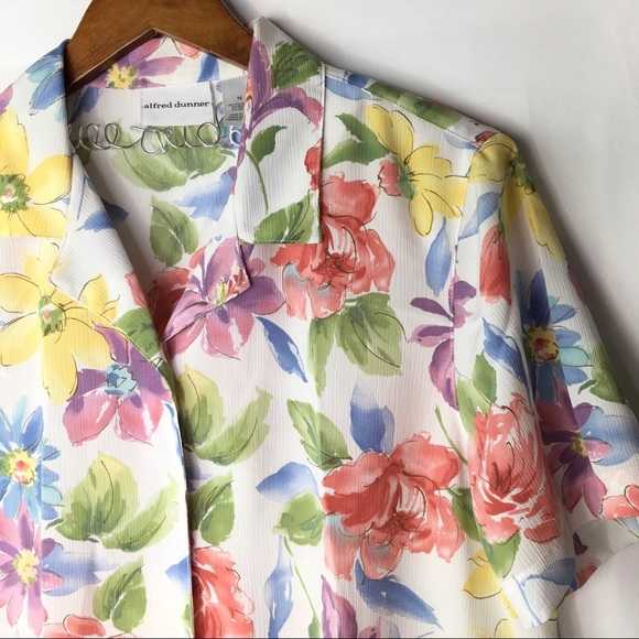 vintage floral short sleeve button up blouse [0326] - Picture 3 of 8